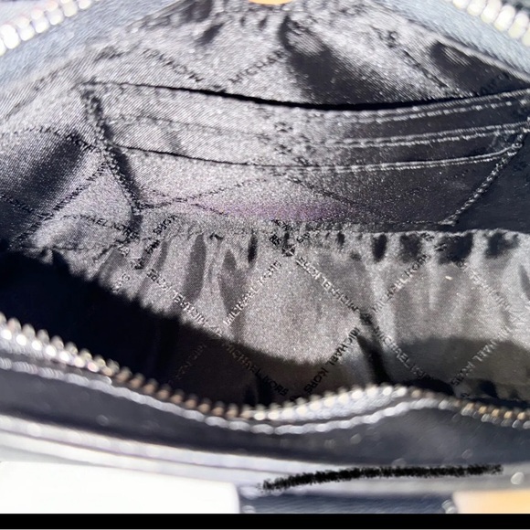 NWT Michael Kors Carmen Small Poucette shoulder Bag - Picture 9 of 14